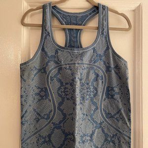 Lululemon Swiftly Tech Racerback Tank Top 2.0 Race Length - blue, Size 12